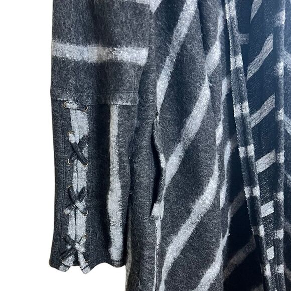 Knox Rose Open Front Lightweight Jacket - Picture 7 of 7